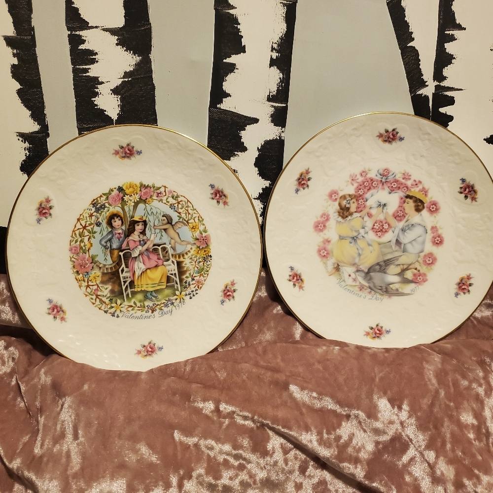 2 Royal dalton valentine plates 1977/1978
